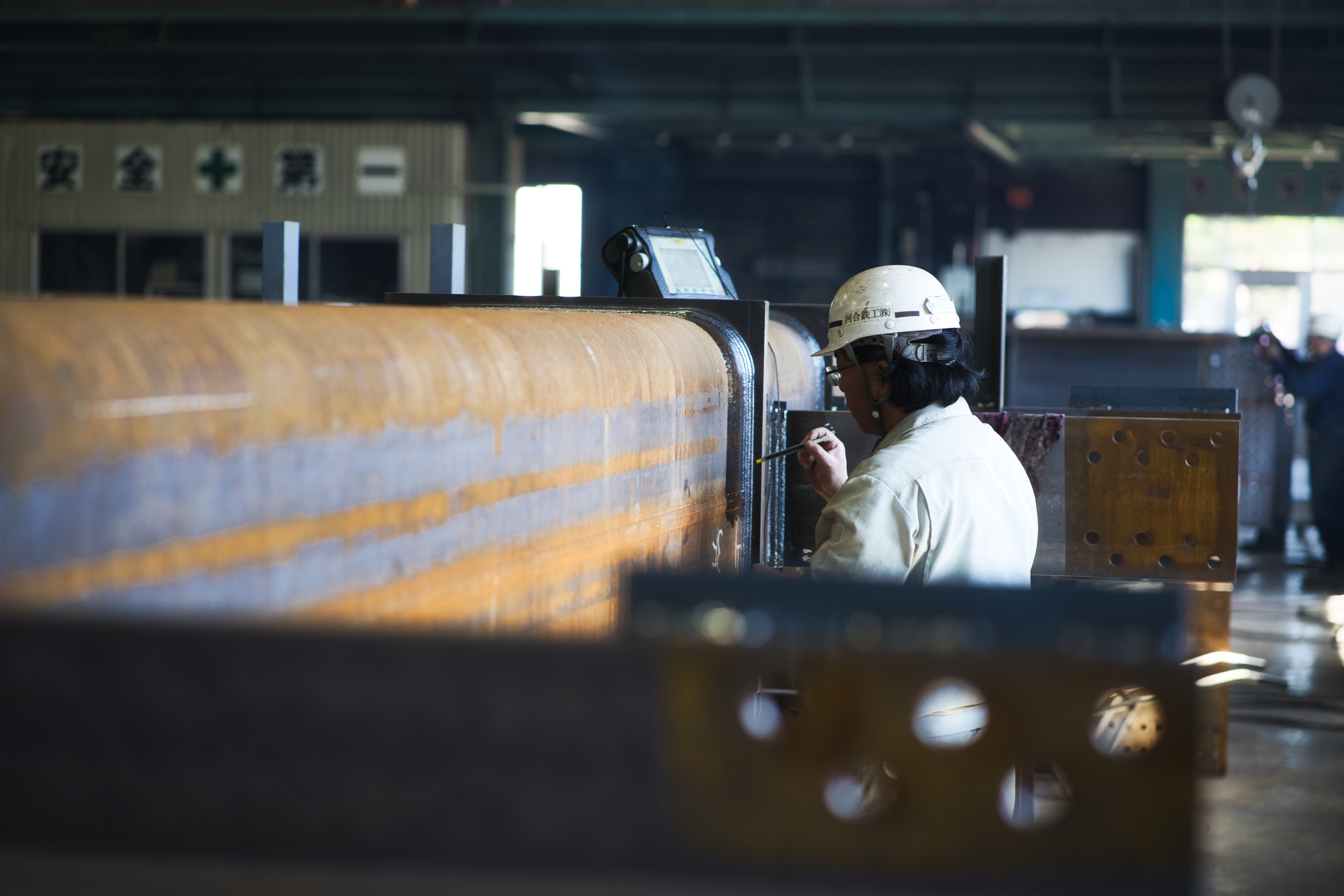 技術部の検査・記録風景